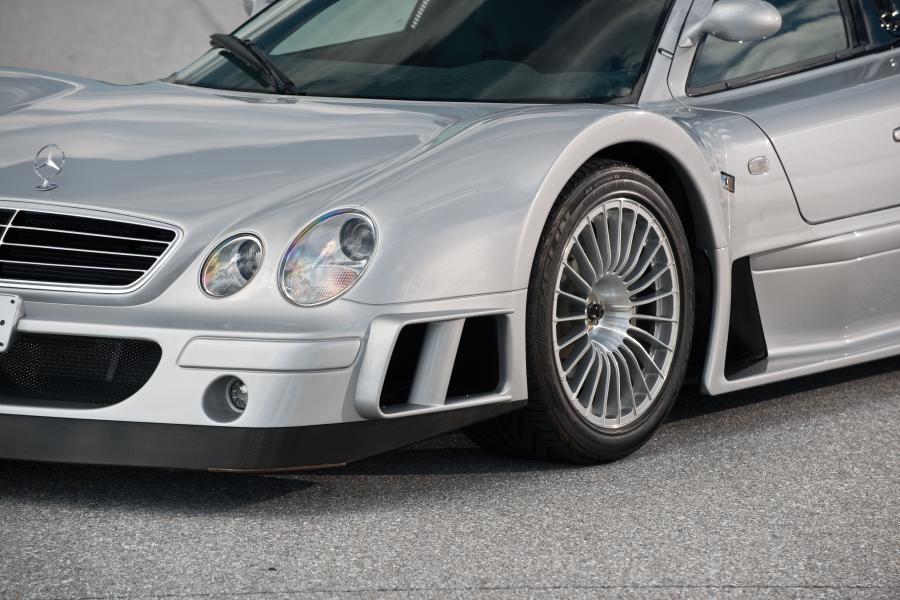  Mercedes-Benz CLK GTR 1998 года  (фото 15 из 33)